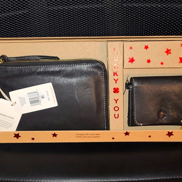 Happy Holidays Giftaway $450 Retail - Picture 6 of 11